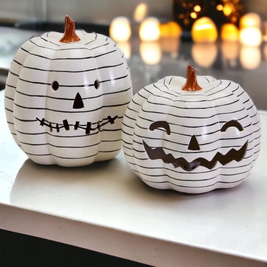 B&W LED Pumpkin-0