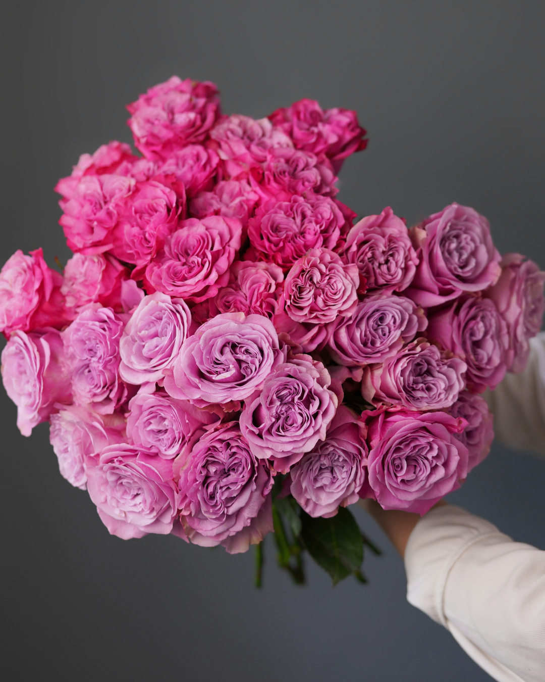 Fresh cut roses bundle